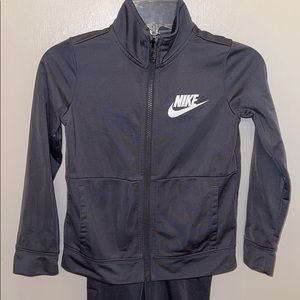 Boys Nike 2pc tracksuit